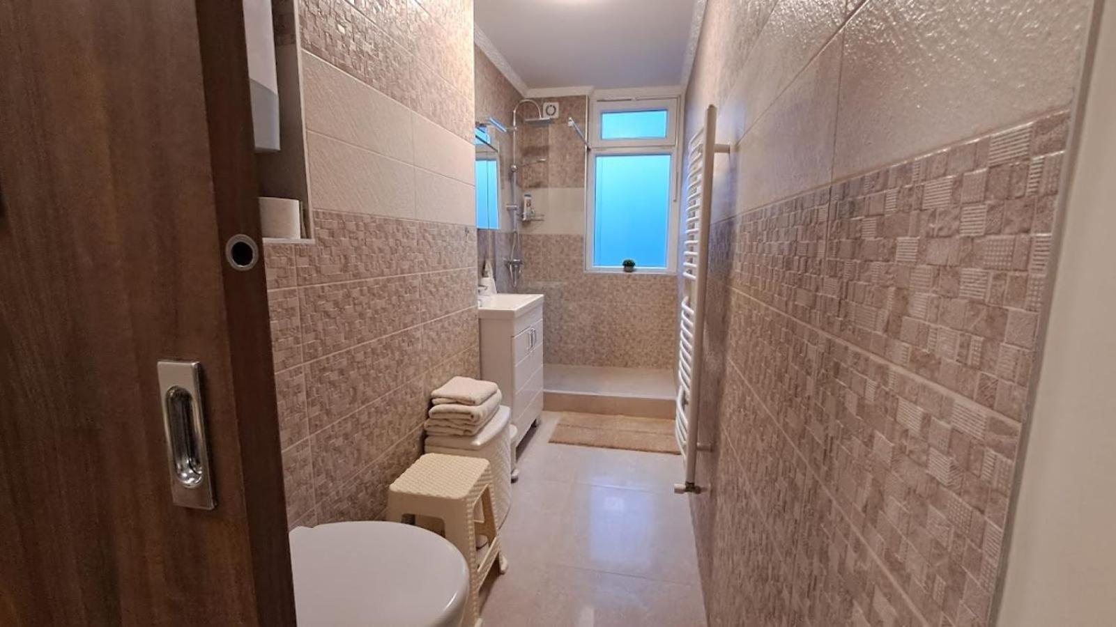 Szilfak City Apartman Hajdúszoboszló Exteriör bild