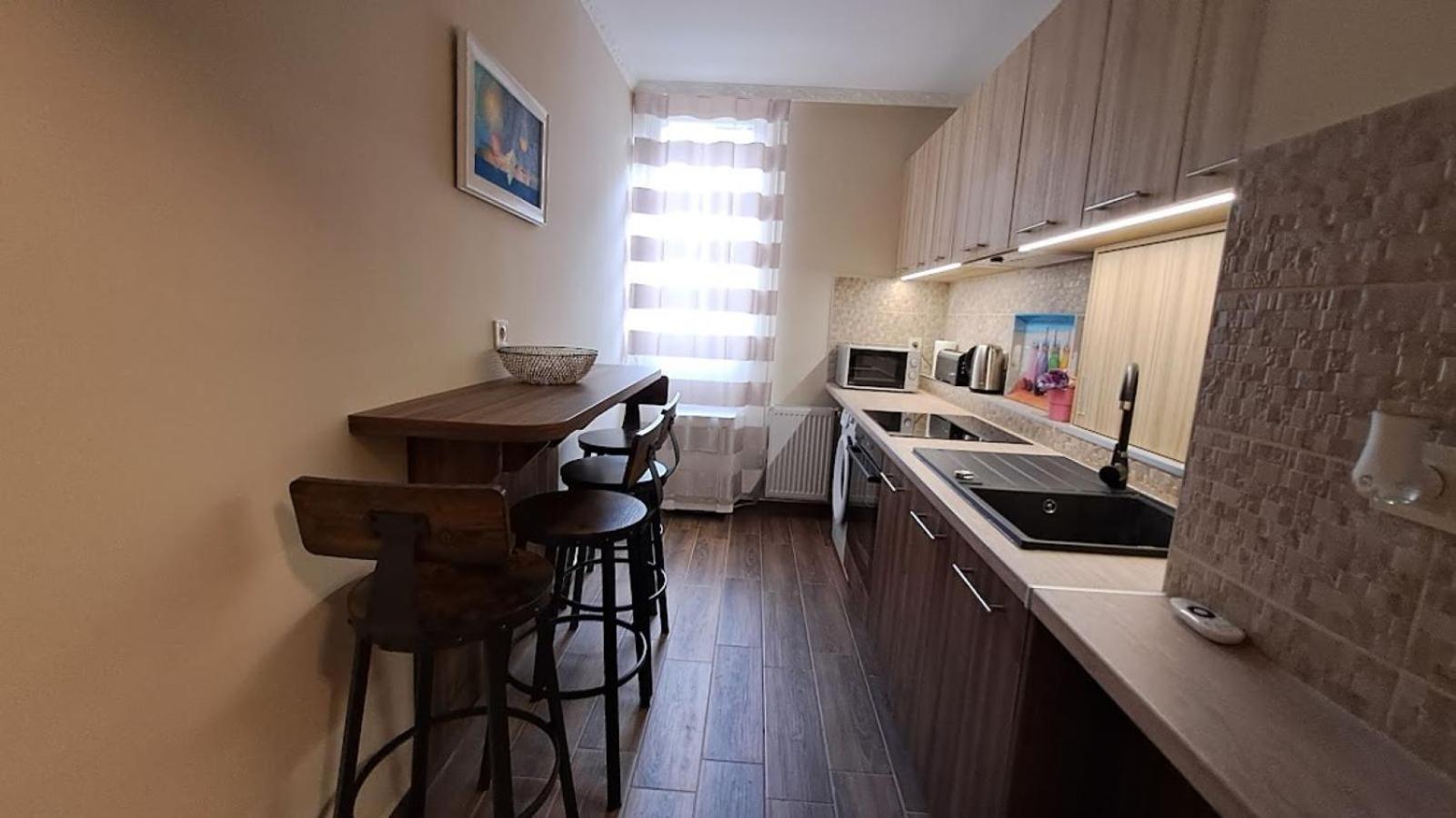Szilfak City Apartman Hajdúszoboszló Exteriör bild