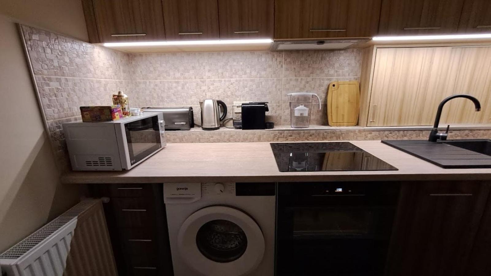Szilfak City Apartman Hajdúszoboszló Exteriör bild