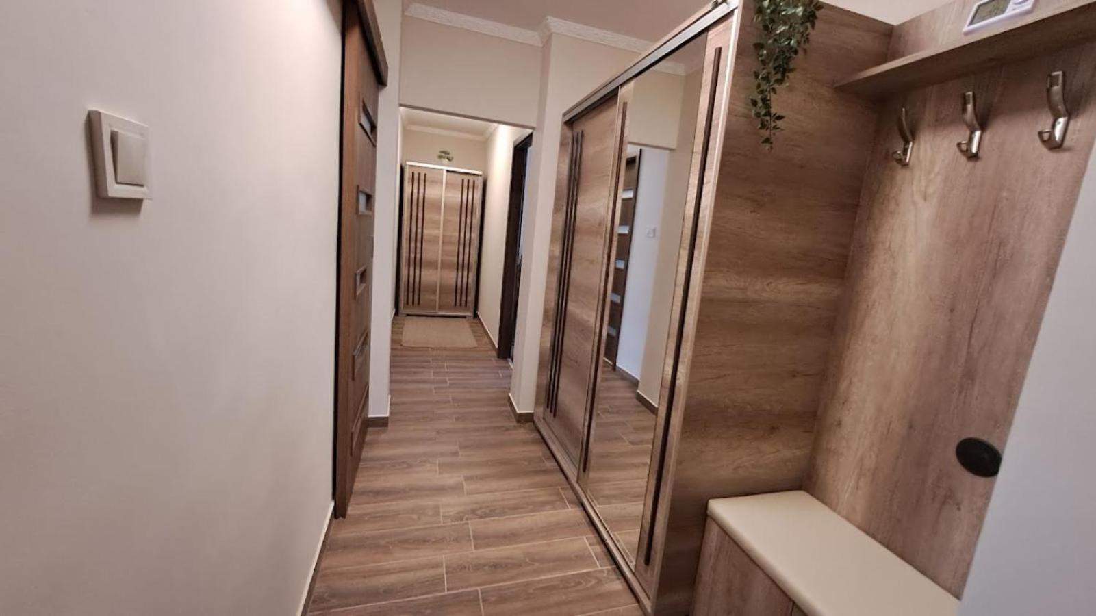 Szilfak City Apartman Hajdúszoboszló Exteriör bild